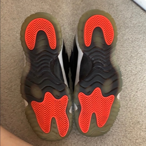 Jordan 11 Retro Low Infrared - Picture 6 of 7